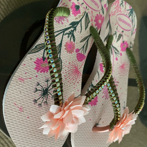 Sandals - Picture 3 of 4